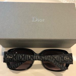 Christian Dior Sunglasses w/box